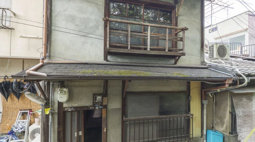 東山区今熊野南日吉町の未改装の町家